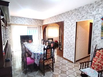 DEPARTAMENTO 4 AMBIENTES CON BALCÓN EN BARRACAS