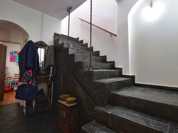 Casa 4 dormitorios venta La Plata jardín y pileta