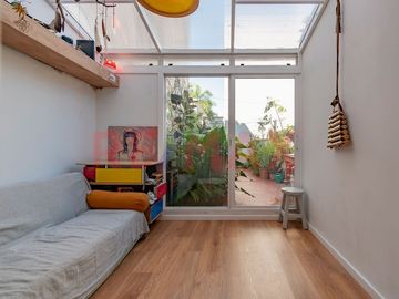 Venta Depto monoambiente estudio y patio Coghlan