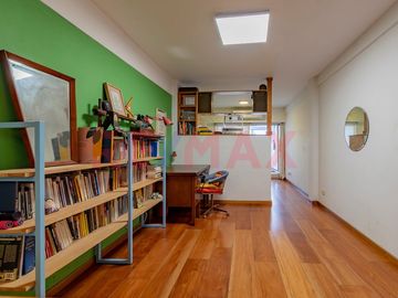 Venta Depto monoambiente estudio y patio Coghlan