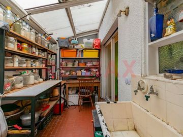 Venta Depto monoambiente estudio y patio Coghlan