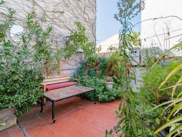 Venta Depto monoambiente estudio y patio Coghlan