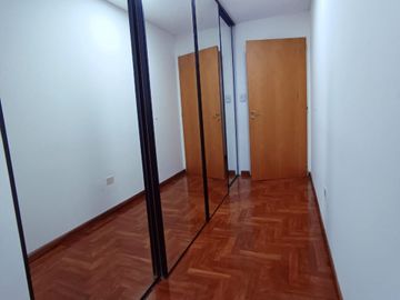 Venta Dpto en Avellaneda centro-Seguridad-Cochera-