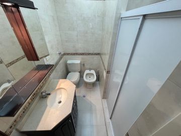CASA. 5 AMBIENTES. VENTA. VILLA DEL PARQUE. CABA