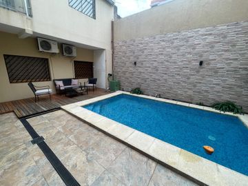 CASA. 5 AMBIENTES. VENTA. VILLA DEL PARQUE. CABA