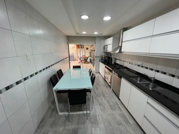 CASA. 5 AMBIENTES. VENTA. VILLA DEL PARQUE. CABA