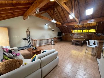 CASA. 5 AMBIENTES. VENTA. VILLA DEL PARQUE. CABA