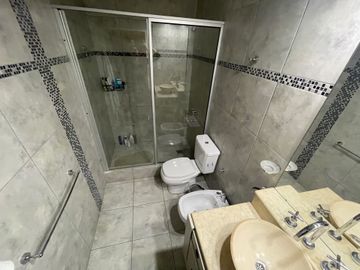 CASA. 5 AMBIENTES. VENTA. VILLA DEL PARQUE. CABA