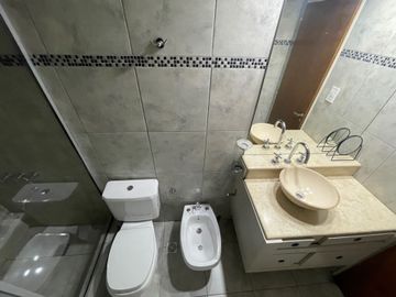CASA. 5 AMBIENTES. VENTA. VILLA DEL PARQUE. CABA