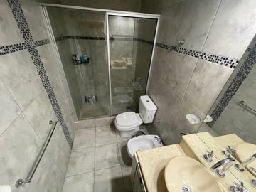 CASA. 5 AMBIENTES. VENTA. VILLA DEL PARQUE. CABA