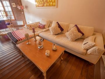 IMPONENTE CASA EN BANFIELD ESTE! ACEPTA PERMUTA!
