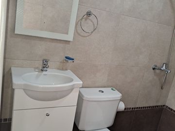 CASA 4 AMB EN VENTA EN HAEDO CON JARDIN Y GARAGE