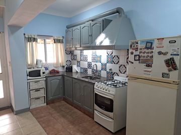 CASA 4 AMB EN VENTA EN HAEDO CON JARDIN Y GARAGE