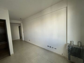 VENTA 2 AMBIENTES C/ESCRITORIO - Almagro