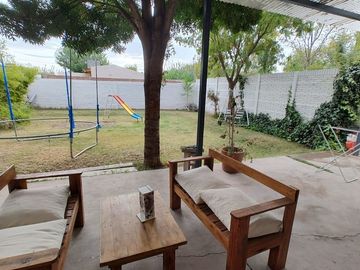 VENTA CASA IDEAL-CLLE BUSQUETS-LA COLONIA-JUNI-MZA