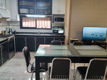 VENTA CASA IDEAL-CLLE BUSQUETS-LA COLONIA-JUNI-MZA