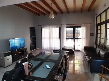 VENTA CASA IDEAL-CLLE BUSQUETS-LA COLONIA-JUNI-MZA
