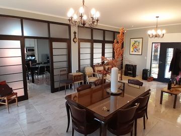 VENTA CASA IDEAL-CLLE BUSQUETS-LA COLONIA-JUNI-MZA