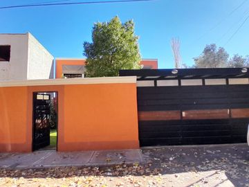 VENTA CASA IDEAL-CLLE BUSQUETS-LA COLONIA-JUNI-MZA
