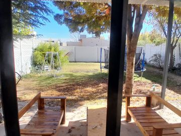 VENTA CASA IDEAL-CLLE BUSQUETS-LA COLONIA-JUNI-MZA