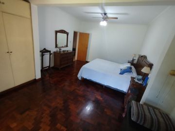 CASA 4 AMBIENTES CLAYPOLE FONDO LIBRE DOBLE LOTE