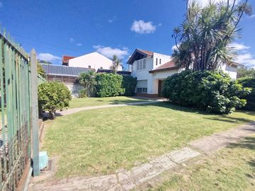 CASA 4 AMBIENTES CLAYPOLE FONDO LIBRE DOBLE LOTE