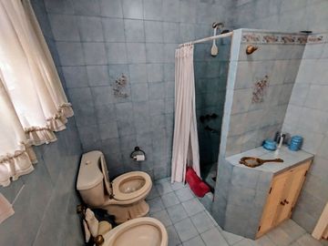 CASA 4 AMBIENTES CLAYPOLE FONDO LIBRE DOBLE LOTE
