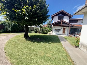 CASA 4 AMBIENTES CLAYPOLE FONDO LIBRE DOBLE LOTE
