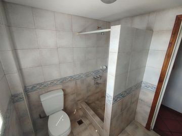 CASA 4 AMBIENTES CLAYPOLE FONDO LIBRE DOBLE LOTE