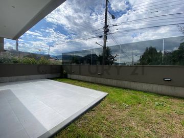 Departamento nuevo en la Primavera, Cumbayá