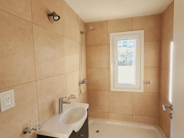 Venta depto 2 dormi con cochera, Obrero Argentino  300 Neuquen Confluencia Rural