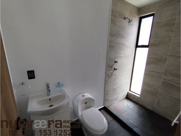 Se vende casa en la privada Altavista, paseo de las Reynas en Pachuca.