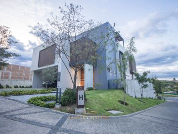 Casa de lujo en Lomas Acueducto en venta