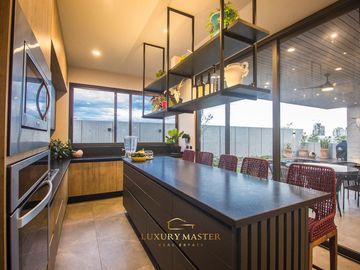 Casa de lujo en Lomas Acueducto en venta