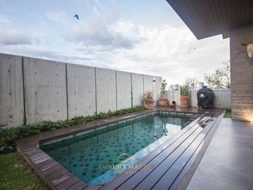 Casa de lujo en Lomas Acueducto en venta