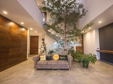 Casa de lujo en Lomas Acueducto en venta