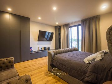 Casa de lujo en Lomas Acueducto en venta
