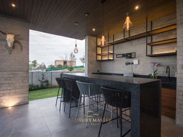 Casa de lujo en Lomas Acueducto en venta