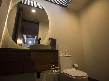 Casa de lujo en Lomas Acueducto en venta