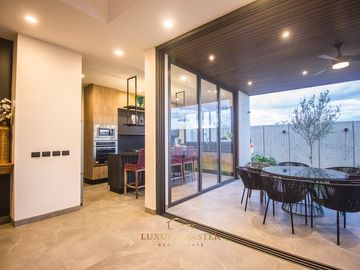 Casa de lujo en Lomas Acueducto en venta