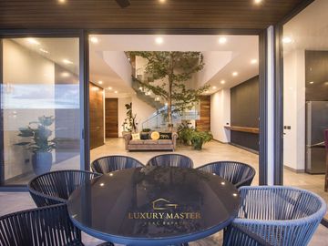 Casa de lujo en Lomas Acueducto en venta