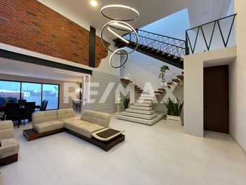 CASA EN VENTA ALTOS JURIQUILLA - (3)