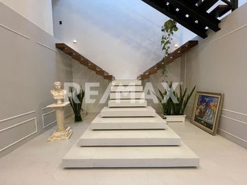 CASA EN VENTA ALTOS JURIQUILLA - (3)