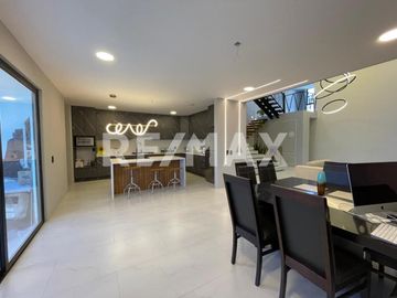 CASA EN VENTA ALTOS JURIQUILLA - (3)