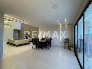 CASA EN VENTA ALTOS JURIQUILLA - (3)