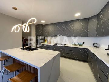 CASA EN VENTA ALTOS JURIQUILLA - (3)