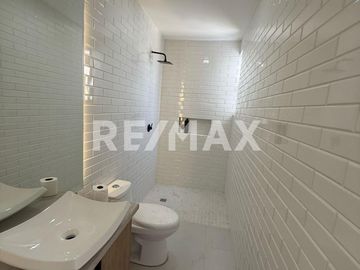 CASA EN VENTA ALTOS JURIQUILLA - (3)