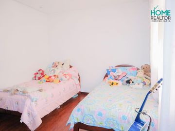 CASA TOTALMENTE AMOBLADA EN UCUBAMBA - CUENCA