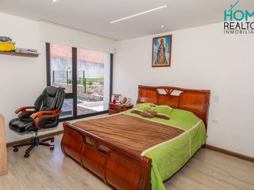 LUJOSA CASA MODERNA DE OPORTUNIDAD AMOBLADA EN CHALLUABAMBA