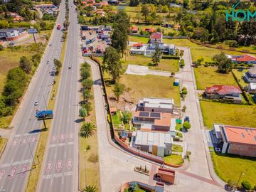 LUJOSA CASA MODERNA DE OPORTUNIDAD AMOBLADA EN CHALLUABAMBA